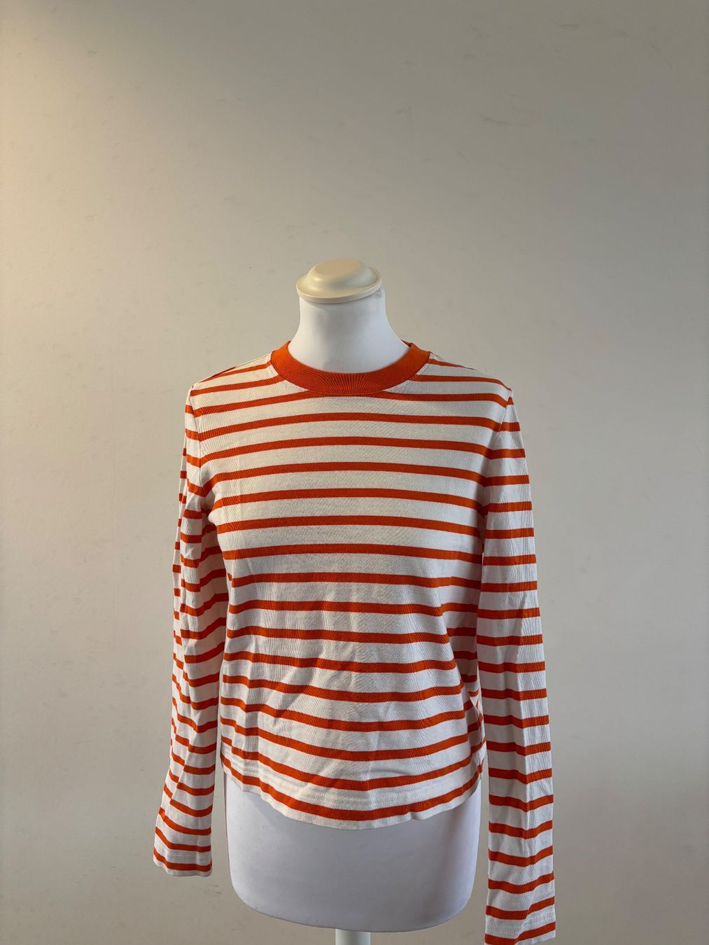Cos Tops: TOP À MANCHES LONGUES & RAYURES COS – Gebraucht aus Petit-Lancy von vic_k6tl