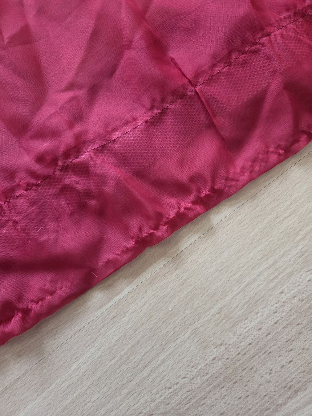 Vorhänge: 2 Tagesvorhänge rot – Gebraucht aus Lostorf von _Venus_ 2