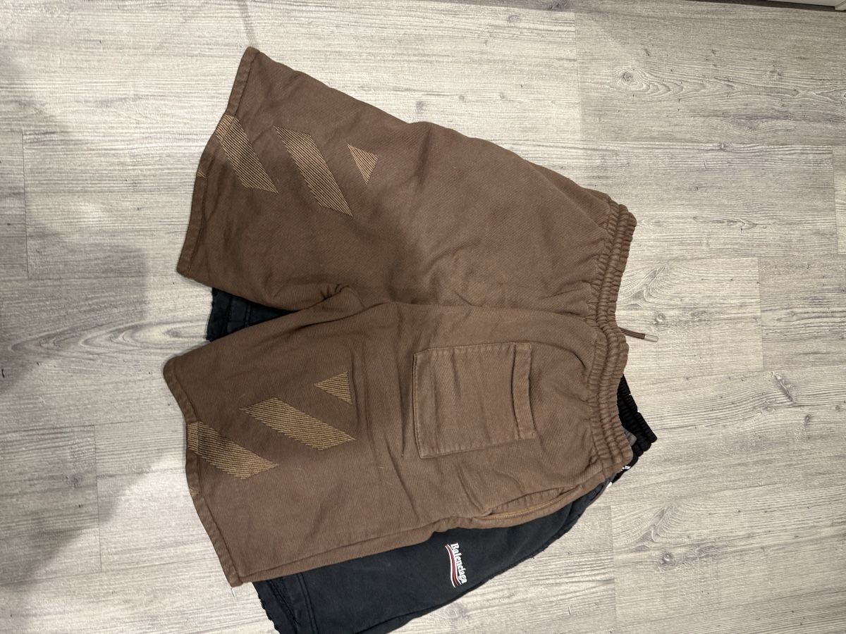 Off-White Pantaloni: Off white resort shorts M – Usato da Giubiasco venduto da Darkemperor 1