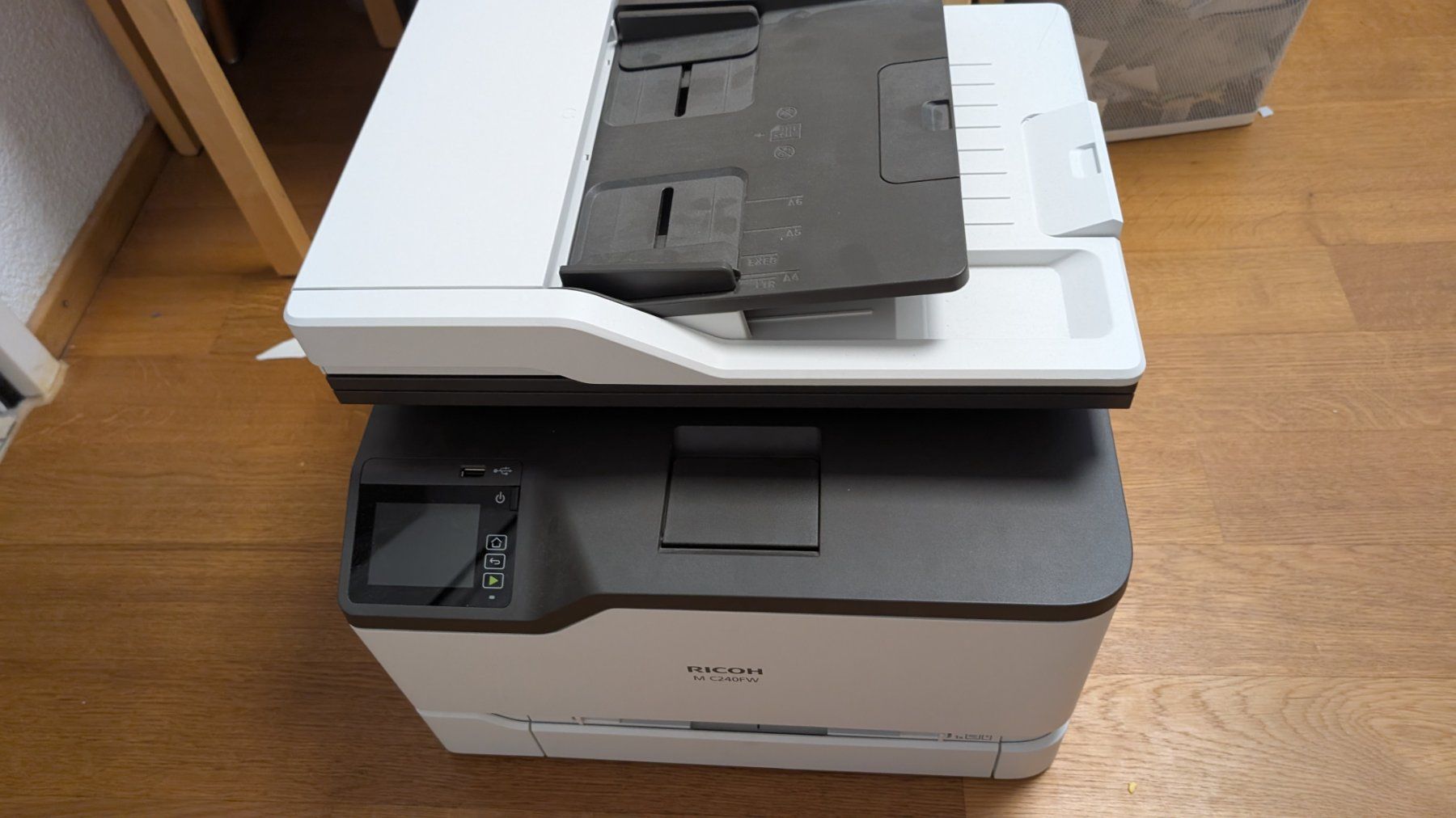 Ricoh Imprimantes: Ricoh MC 240 FW – D'occasion à Gibswil par AlienAnt 1