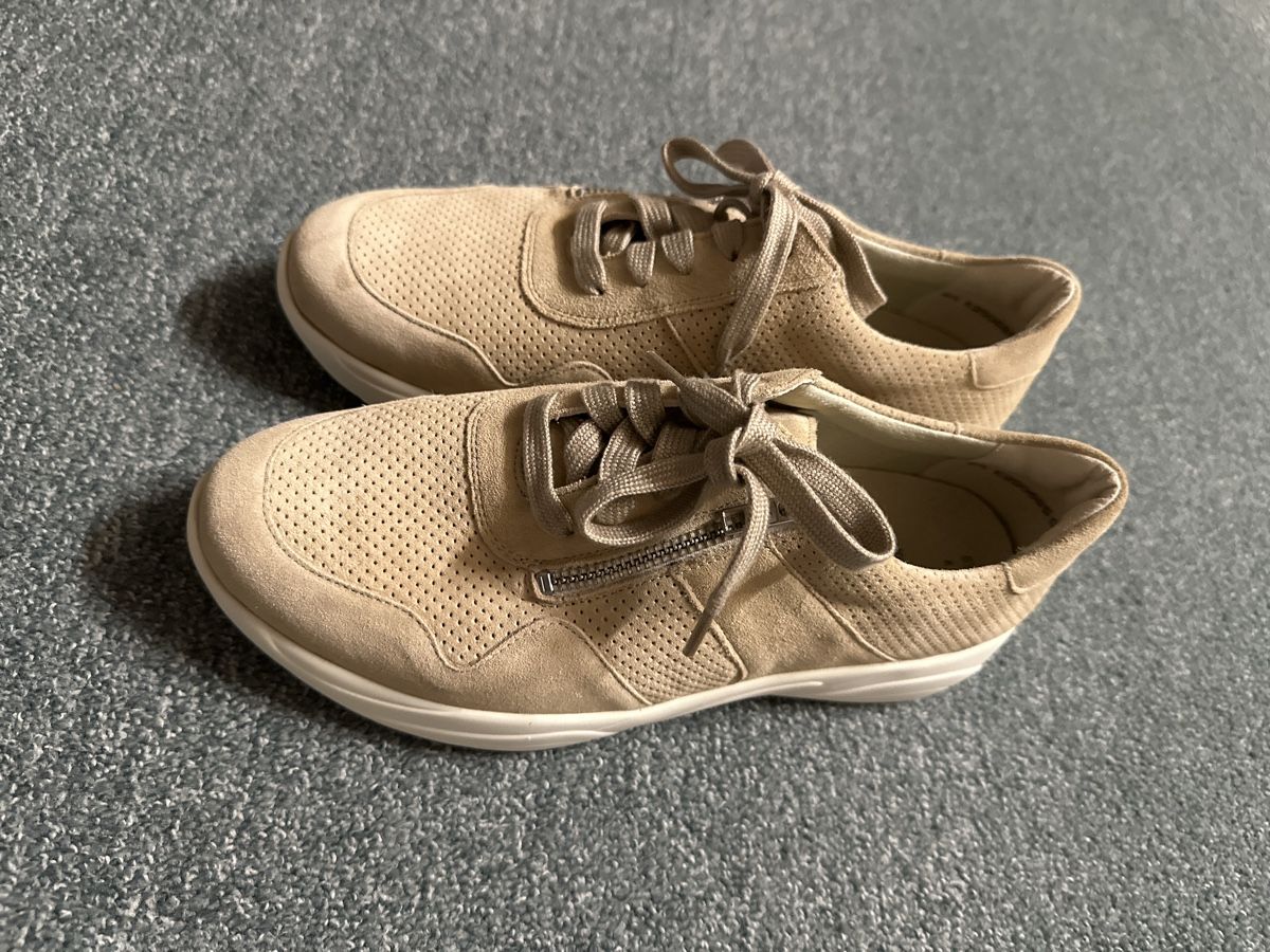Damenschuhe: Sneaker Solidus Kea beige Gr6.5 – Neu und originalverpackt aus Baltschieder von YmroBe