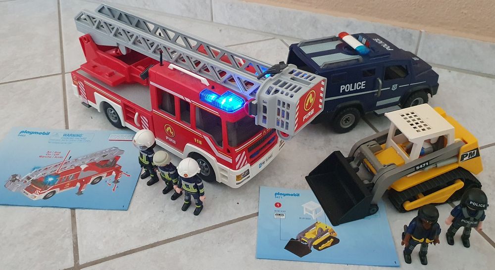  Foto zu Playmobil Feuerwehrauto 9463 (Gebraucht) in Arth für CHF 17 – mit 