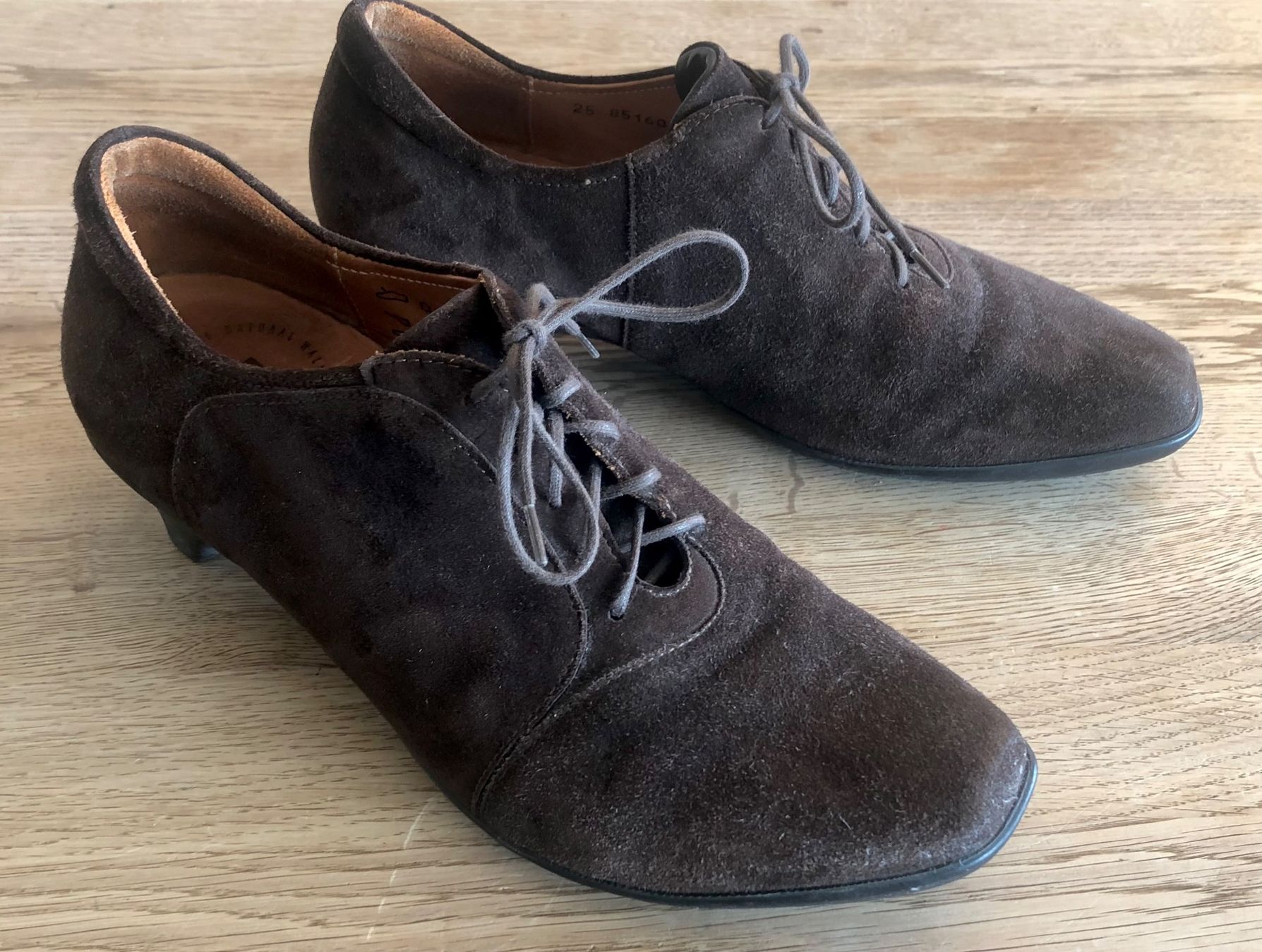 Think Scarpe da donna: Wildleder-Schuhe, Think Pink! – Usato da Zürich venduto da sus_vqh9