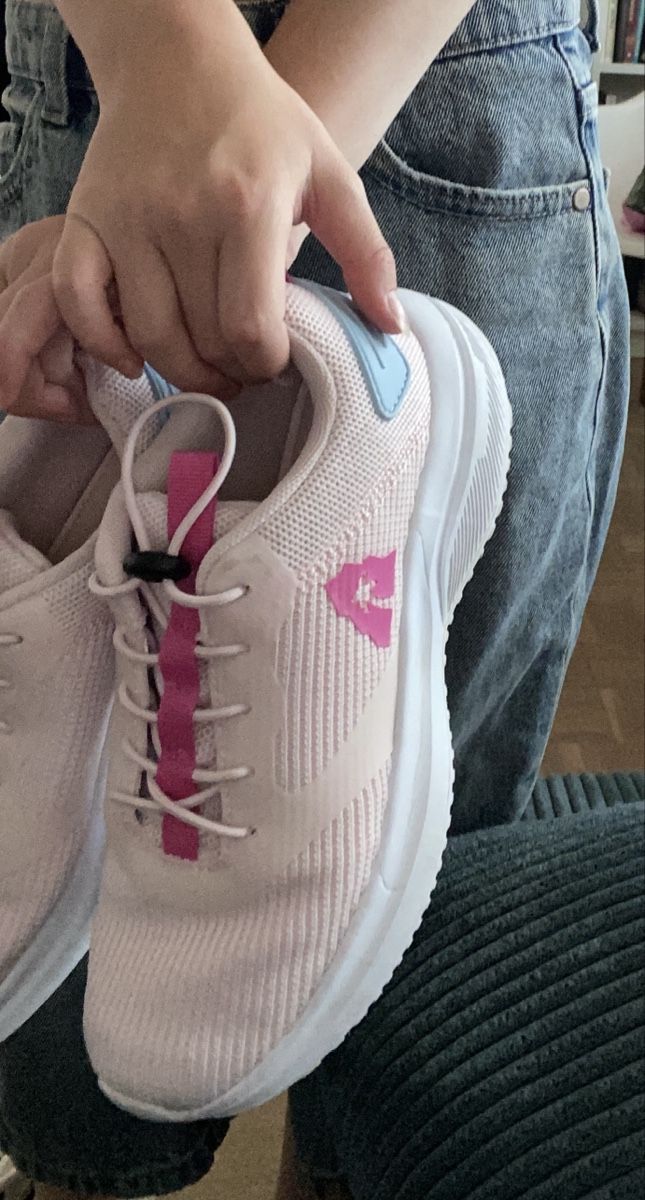 Chaussures filles: Baskets de gym taille 34 – D'occasion à Moutier par Happyvidedressing 1