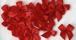 5 Noeuds en satin à pois ROUGE