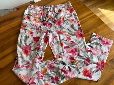 GERRY WEBER leichte Blumenmuster Sommerhose Gr. 42 neuwertig
