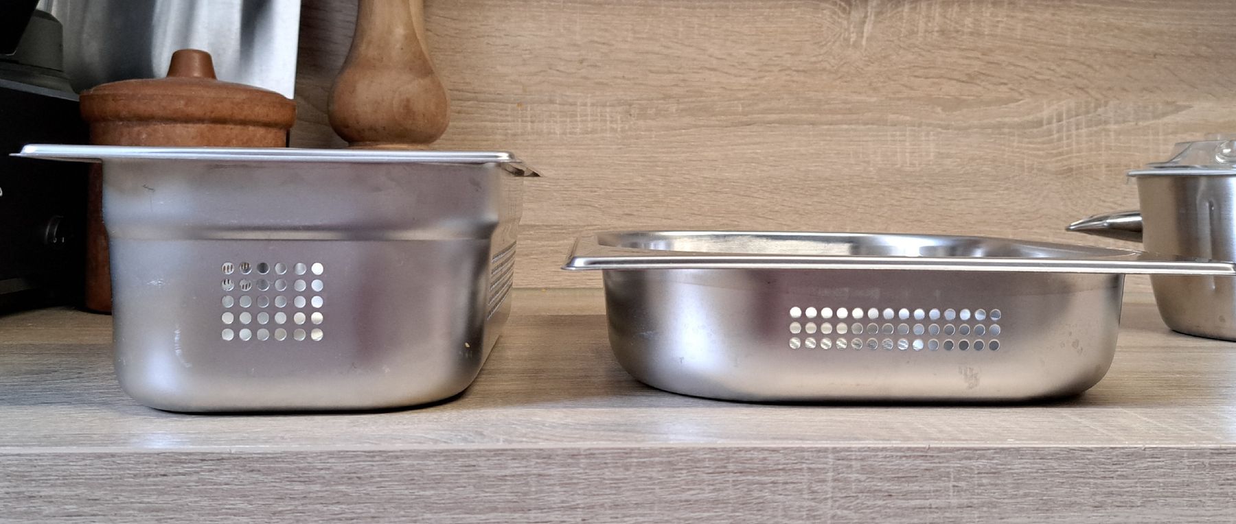 Piatti di portata: 2 gelochte Miele-Garschalen – Usato da Steckborn venduto da nad_m2mb 1