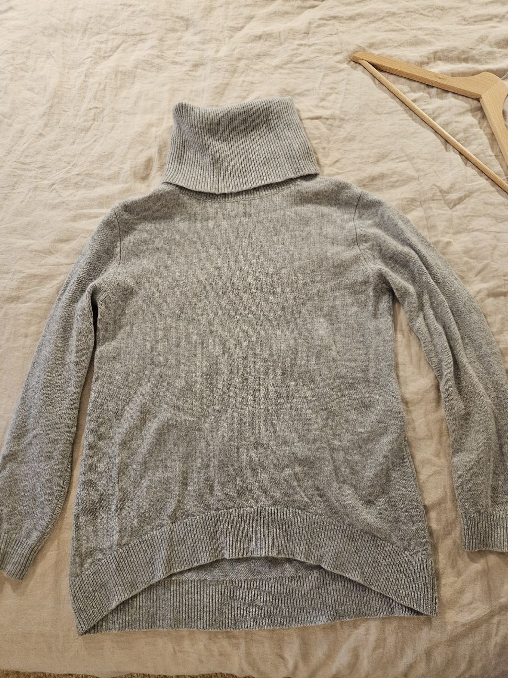 Massimo Dutti Pullover & Sweatshirts: Rollkragenpullover Massimo Dutti grau Grösse S Cashmere – Gebraucht aus Bern von maldorafaela 1