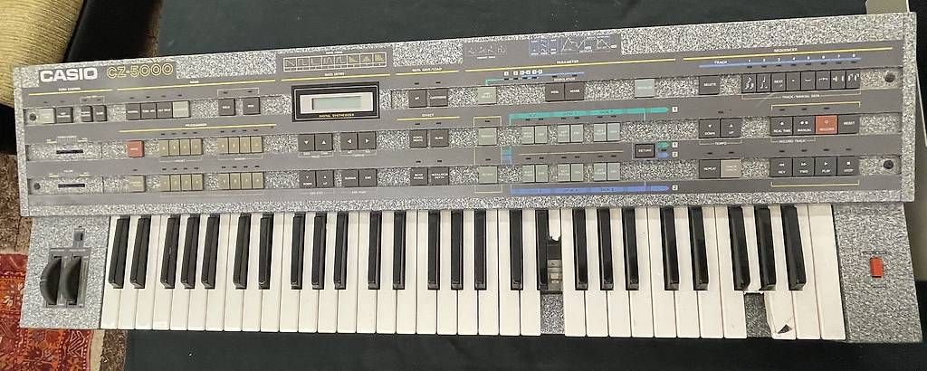 Casio Strumenti musicali: Casio CZ 5000 Vintage Synthesizer – Usato da Zürich venduto da lawy