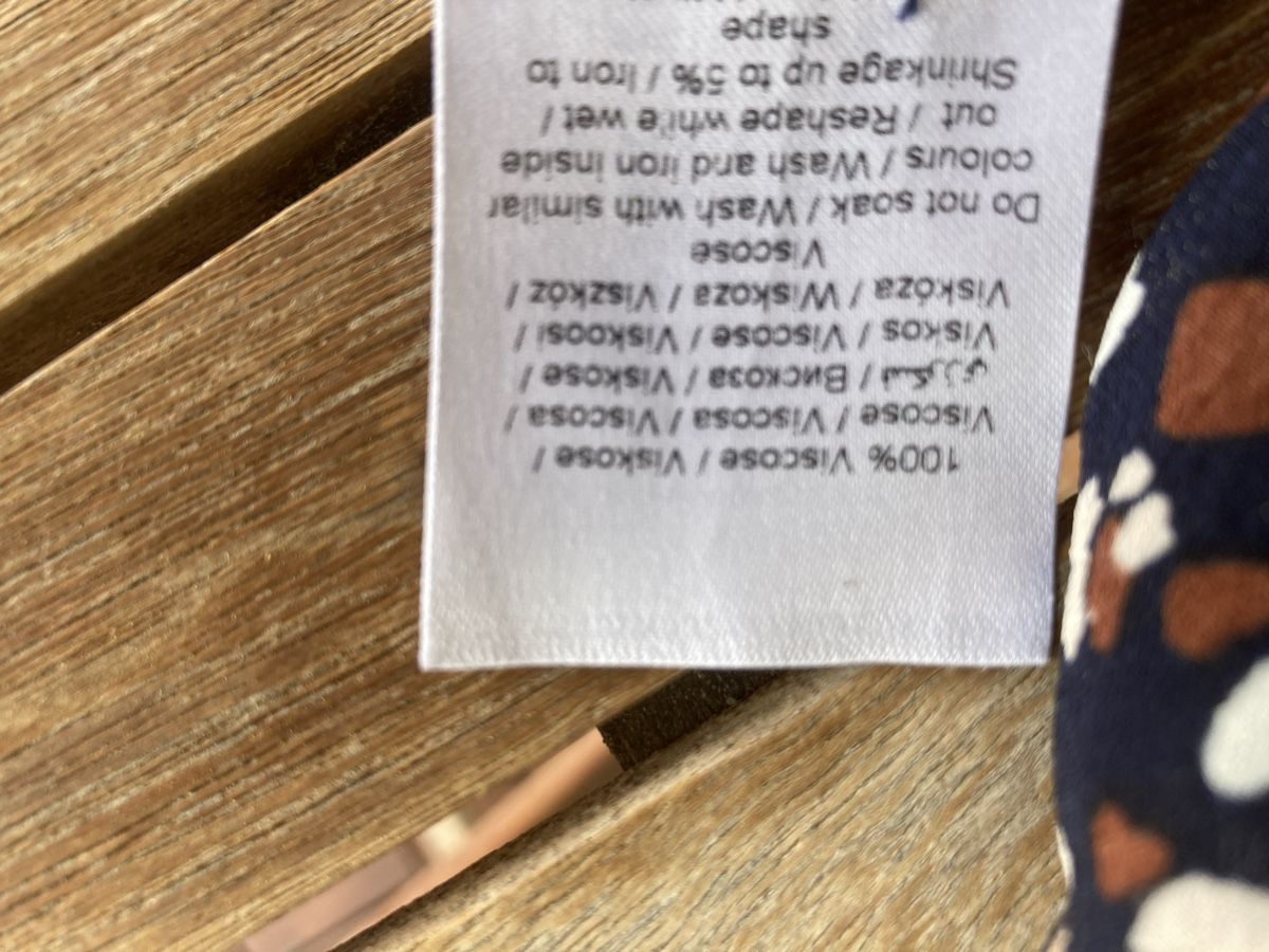 Vestiti: Wunderschōnes  Sommer- Midikleid 3/4 Arm – Usato da Luzern venduto da franziska.2024 4