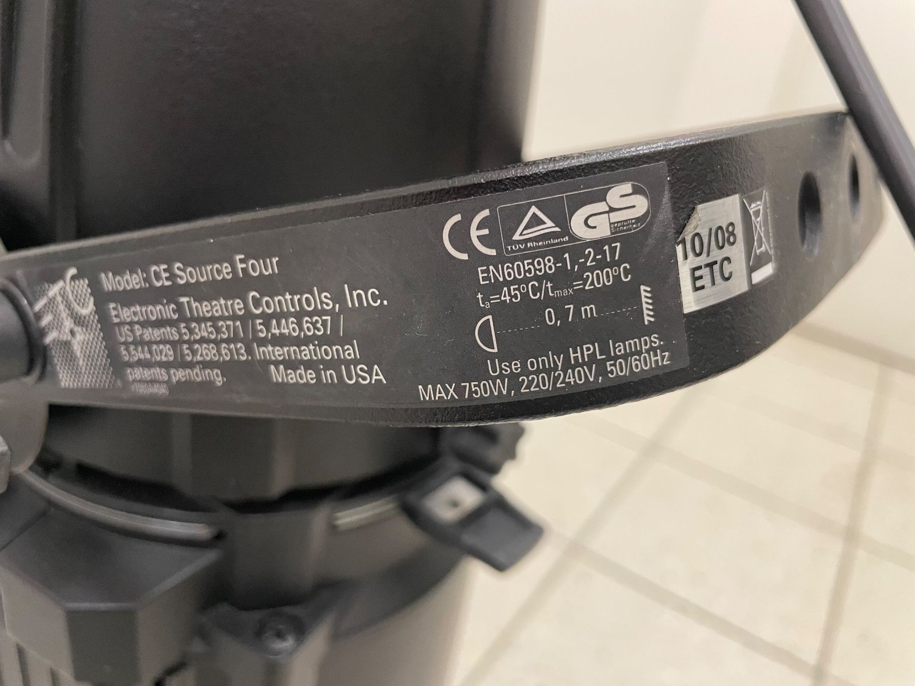 Lampade: Scheinwerfer ETC 750W – Usato da Hittnau venduto da pianokeller 3