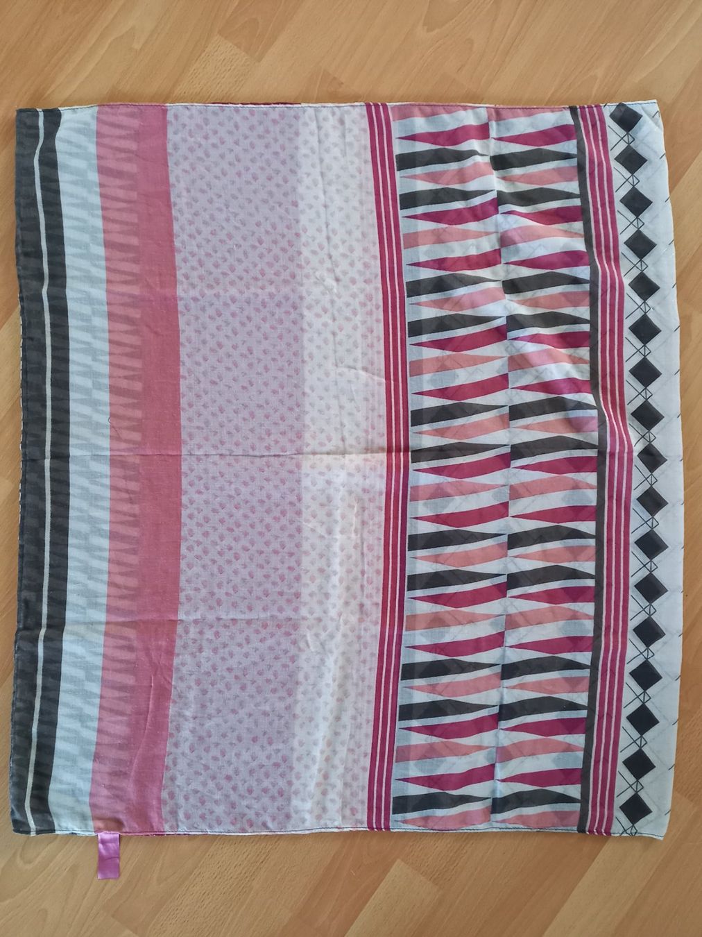 Tchibo Foulards, Tücher & Schals: Schöner Schal (Loop) von Tchibo – Gebraucht aus Obernau von Corolli