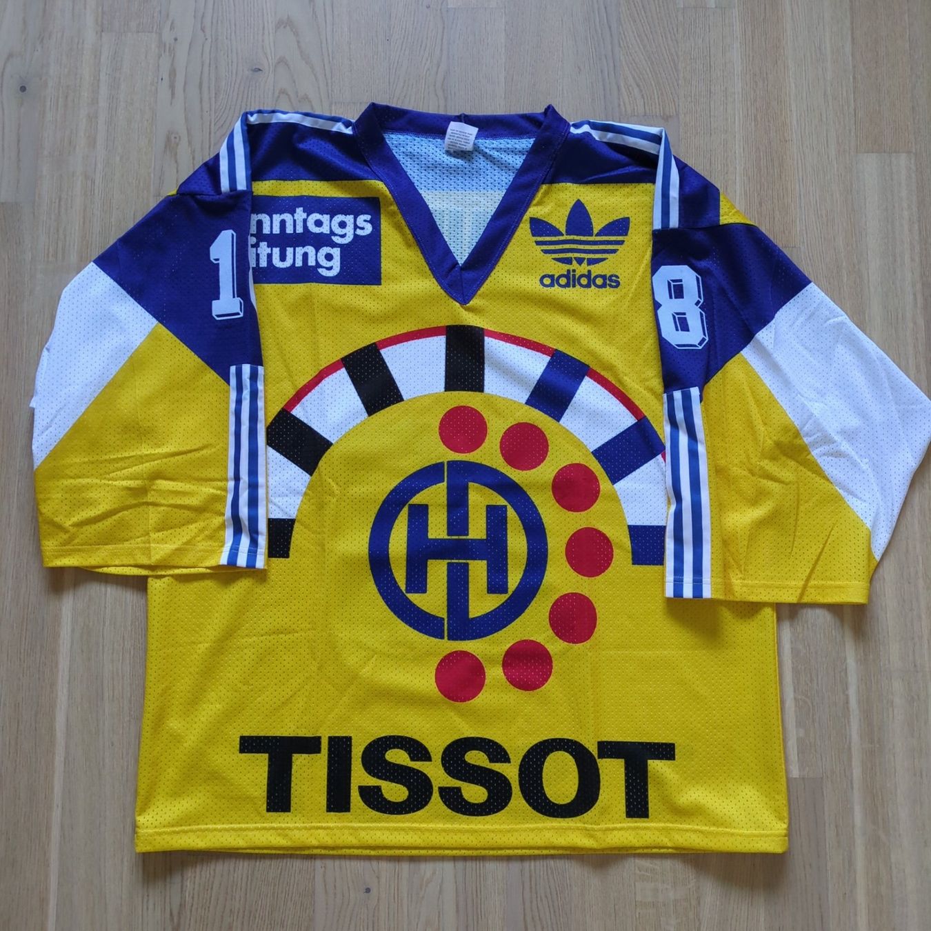 Adidas Canottiere & Pantaloni: HC Davos Trikot Spengler Cup 1993 – Usato da Bulle venduto da ArbolDeNavidad