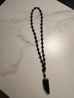 Schwarze Halskette mit Onyx Anhänger - Elegantes Accessoire
