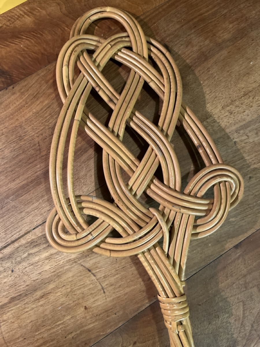 Tutte le decorazioni: antiker Teppichklopfer aus Weiden – Usato da Wila venduto da Fritz-Wila 2