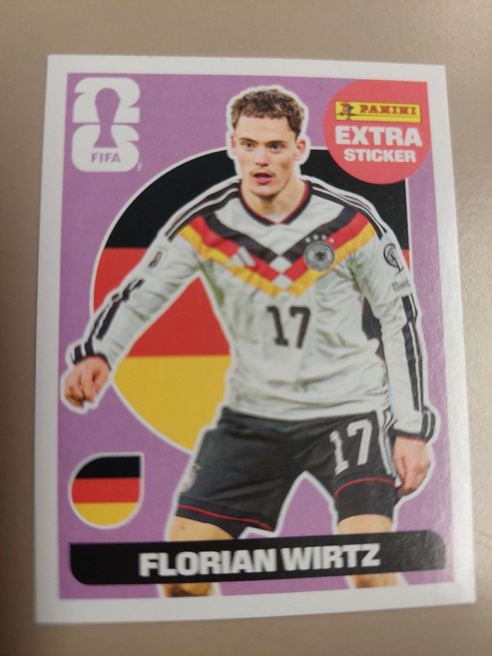 Panini Carte collezionabili: Panini Extra Sticker Violet FLORIAN WIRTZ – Nuovo e nell'imballaggio originale da Zürich venduto da shimibene