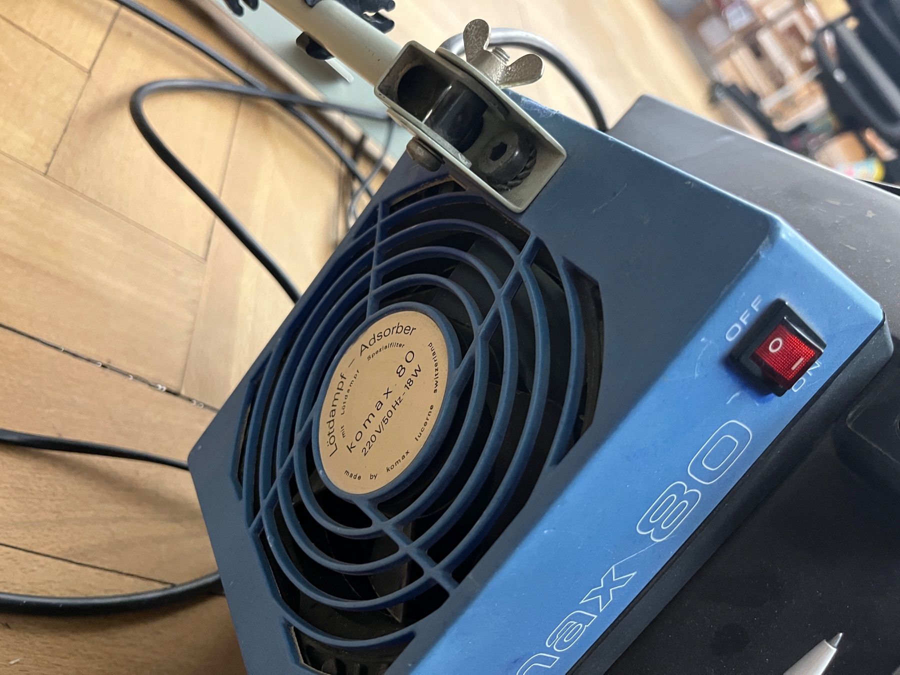 Tutte le macchine: Komax 80 Lötrauchabsaugung – Usato da Turbenthal venduto da rh11 3