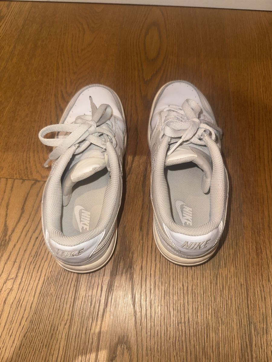 Nike Scarpe da donna: Chaussures Nike blanche, taille 36.5 – Usato da Le Mont-sur-Lausanne venduto da nat_kt2b 1