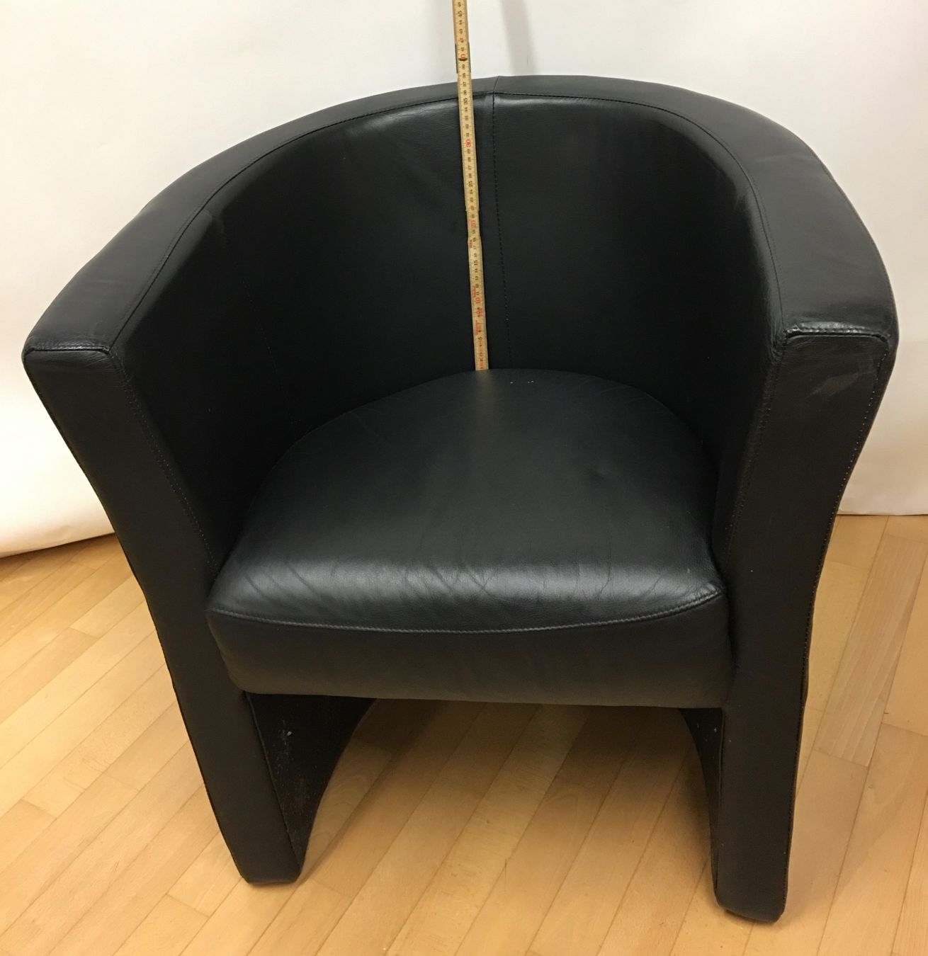 Poltrone: Schwarzer Cocktailsessel + Hocker – Usato da Olten venduto da ELHANDEL 8