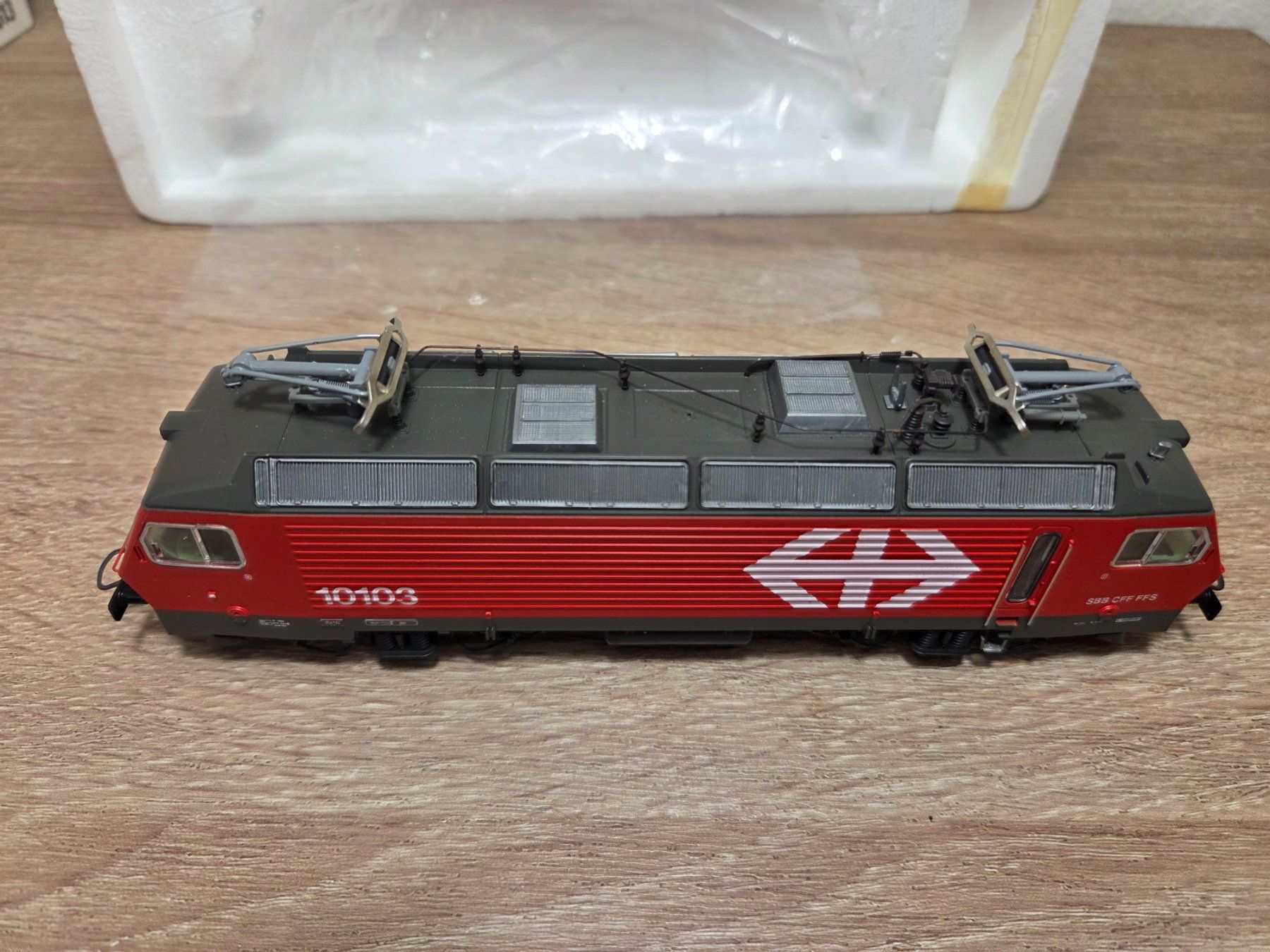 Roco Modellini di ferrovie: Roco 10103 E-Lok SBB H0 – Usato da St-Aubin-Sauges venduto da Lo_Go 4