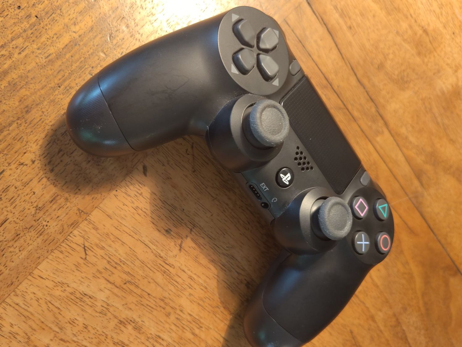 Sony Manettes: Sony Dualshock 4 Controller Schwarz – D'occasion à Mollis par pit_z8mq 3