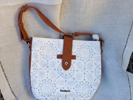 schöne Umhänge Tasche Desigual