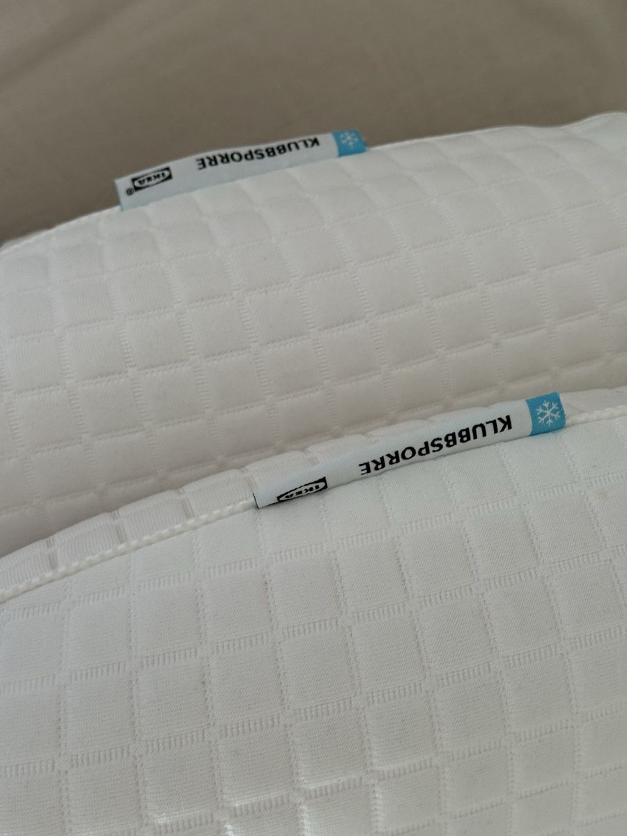 Ikea Coussins: IKEA Klubbsporre Ergonomic Pillow – D'occasion à Oberengstringen par vic_g7hf 1