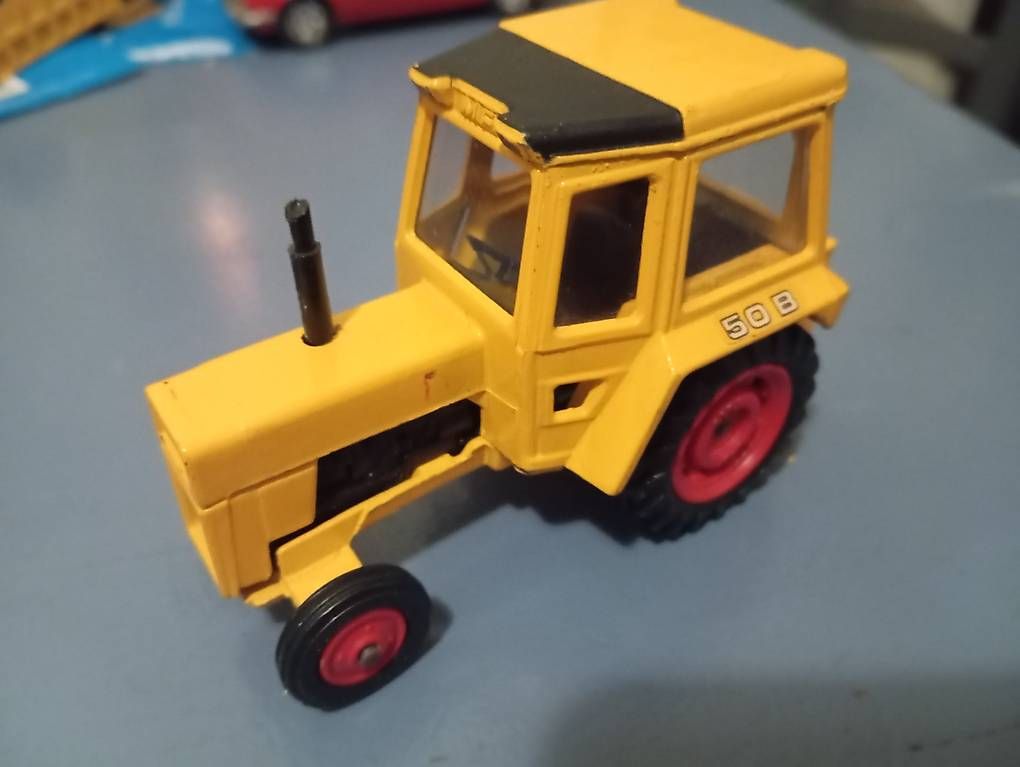 Trattori: Traktor – Usato da Basel venduto da Petergunn