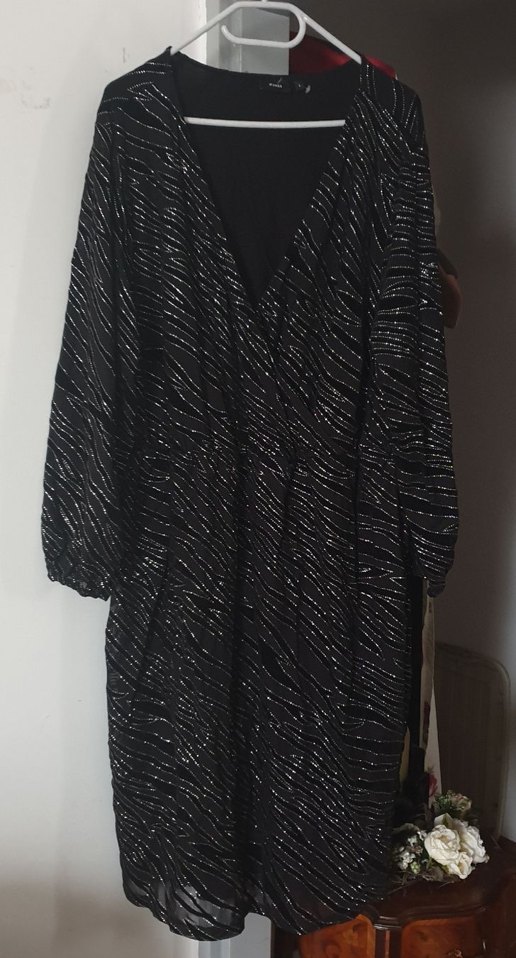 Vestiti: Zizzi schönes Kleid Gr. 48 – Nuovo (secondo la descrizione) da Frenkendorf venduto da Moon111