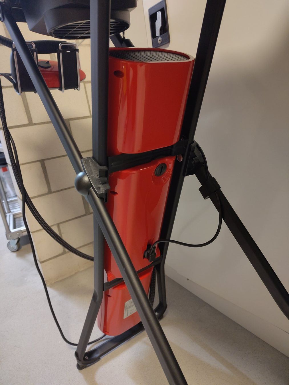 Laurastar Ferri da stiro: Laurastar Go Dampfbügelsystem – Usato da Rafz venduto da and_lxd8 5