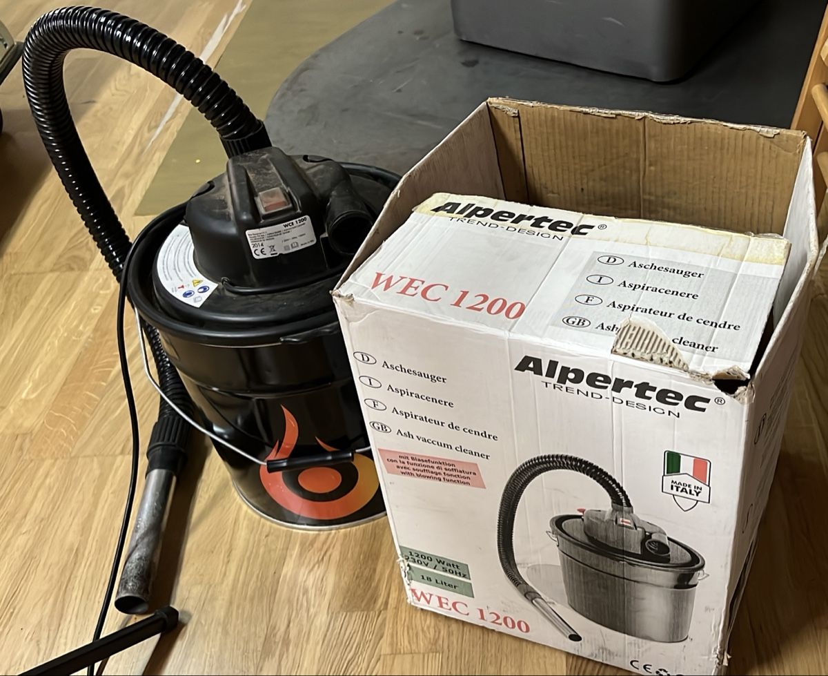 Altri mobili d'antiquariato: Haas Pelletofen gebraucht, 8 KW – Usato da Basel venduto da Anlika4 4