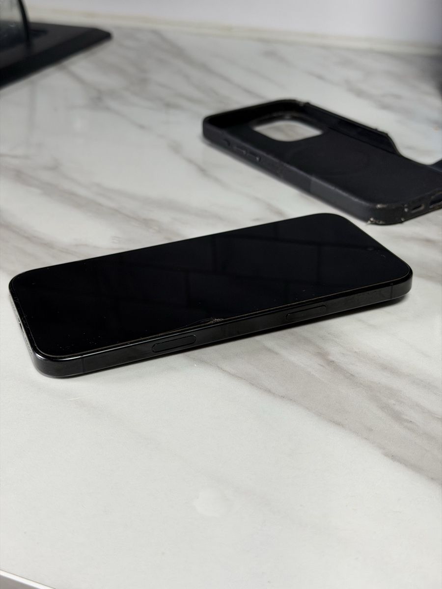 Apple Telefoni cellulari / Smartphones: iPhone 16 Pro Max 256 GB – Usato da Zürich venduto da pav_d5w6 1