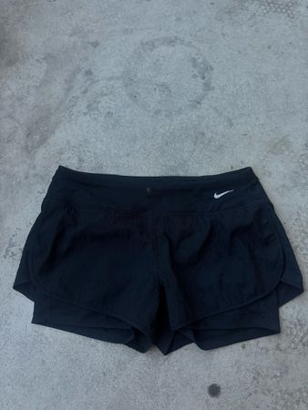 Nike Dri-Fit Shorts size M