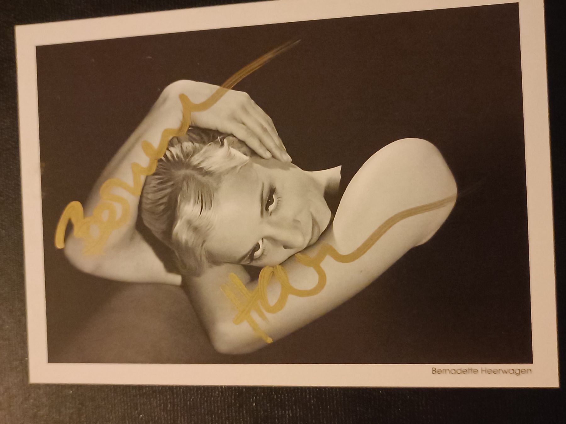 Autografi: Bernadette Heerwagen -  handsignierte Autogrammkarte – Usato da Menziken venduto da Artographs