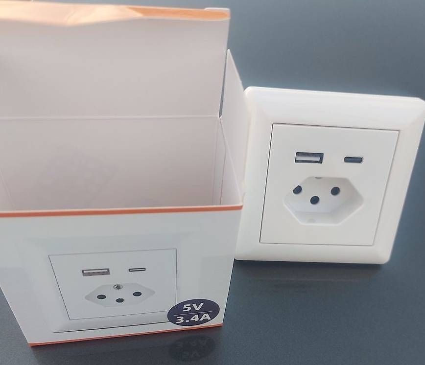 Fiches d'alim.: Steckdose mit USB A und USB C neu – Neuf avec emballage d'origine à winterthur par cantanhede01 1
