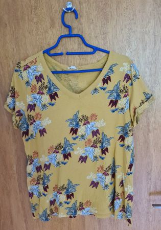 Wunderschönes T-Shirt von Esprit in curry, Grösse L