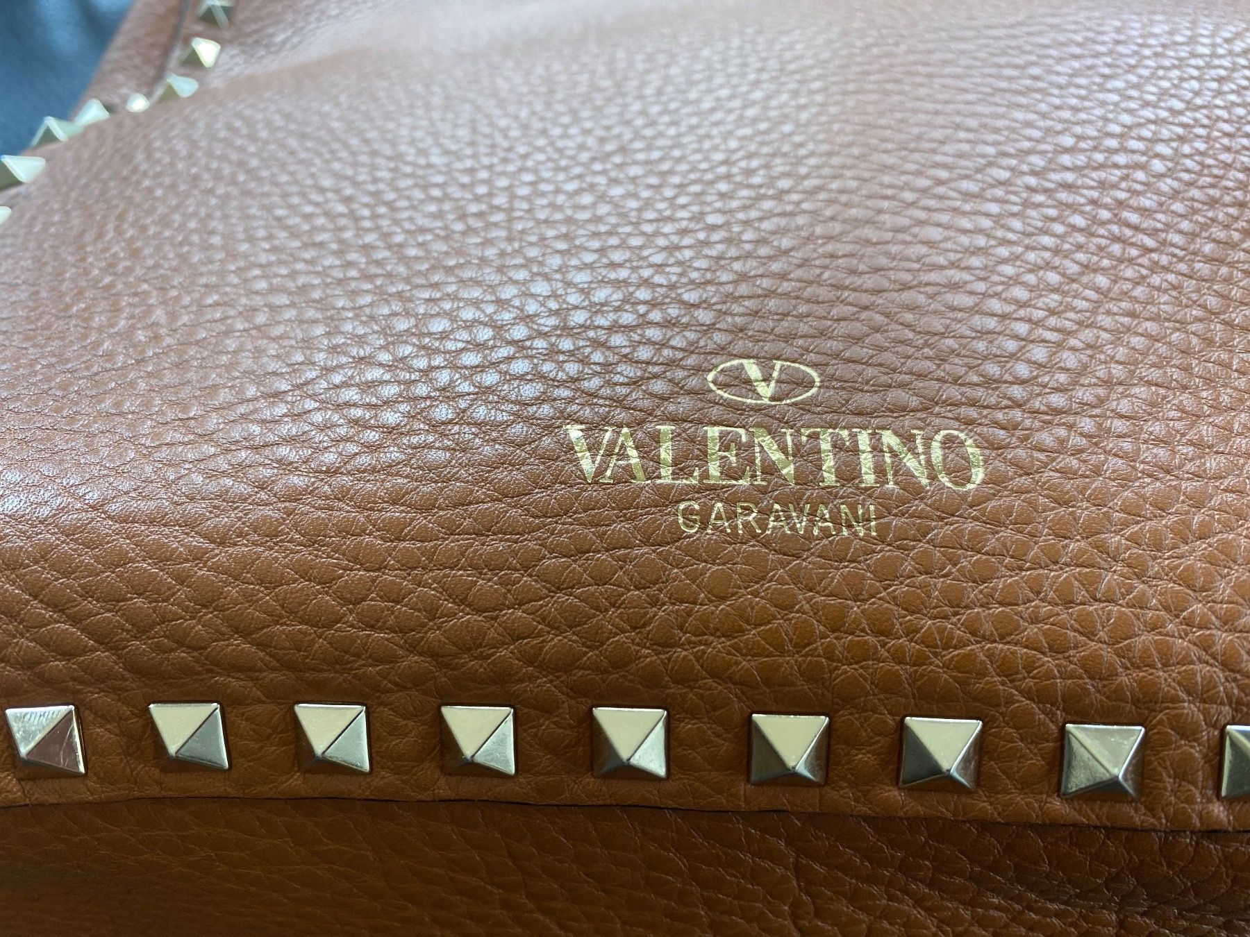 Valentino Taschen für Damen: Valentino Garavani Rockstud Hobo Small – Neu (gemäss Beschreibung) aus Oberägeri von diamante100 5