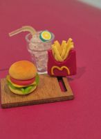 Burger mit Pommes für Puppenhaus/Puppenstube