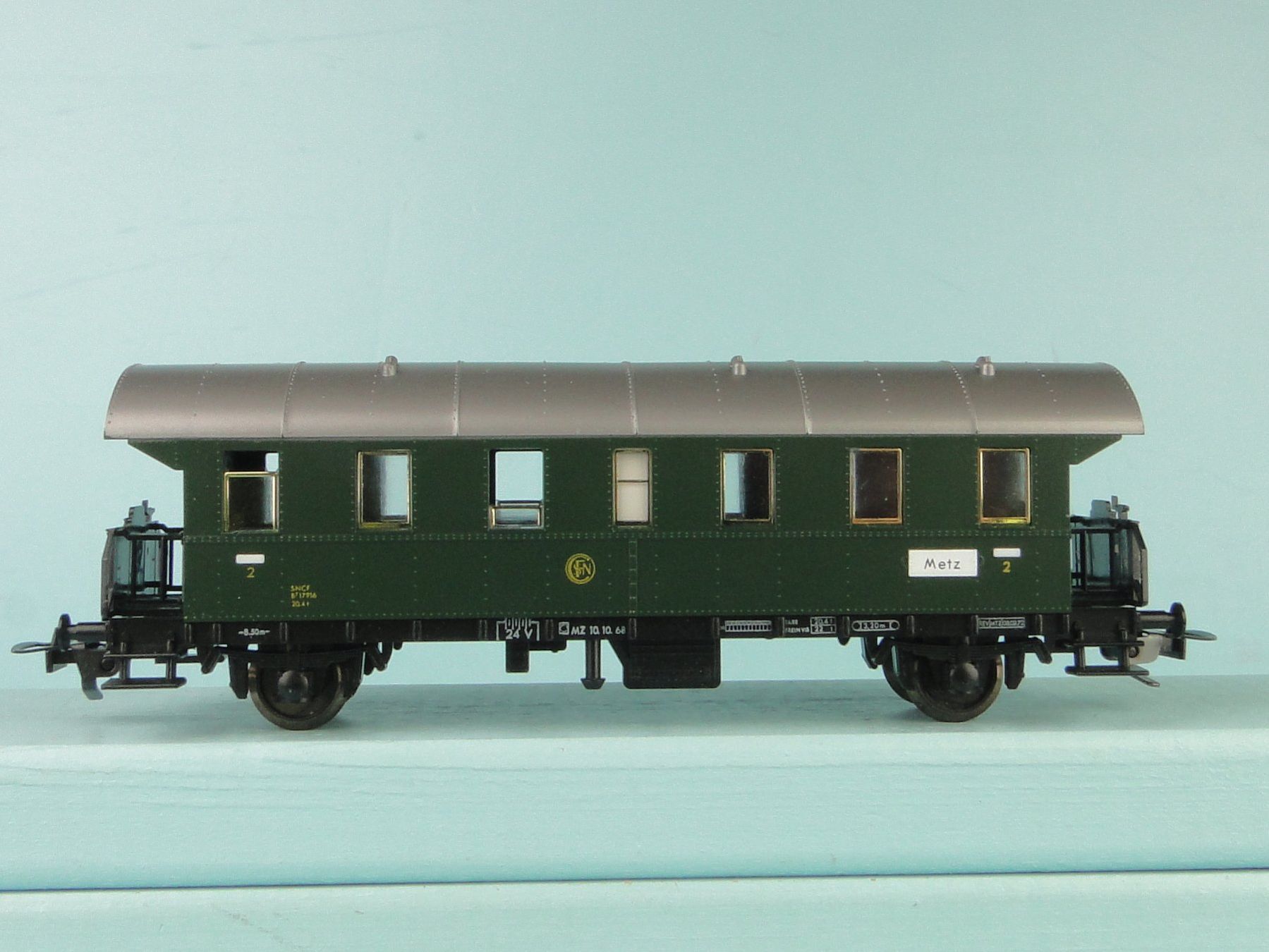 Fleischmann Modellini di ferrovie: Fleischmann H0 Länderbahn  Wagen / Märklin Kupplung – Usato da Bülach venduto da cann11 1