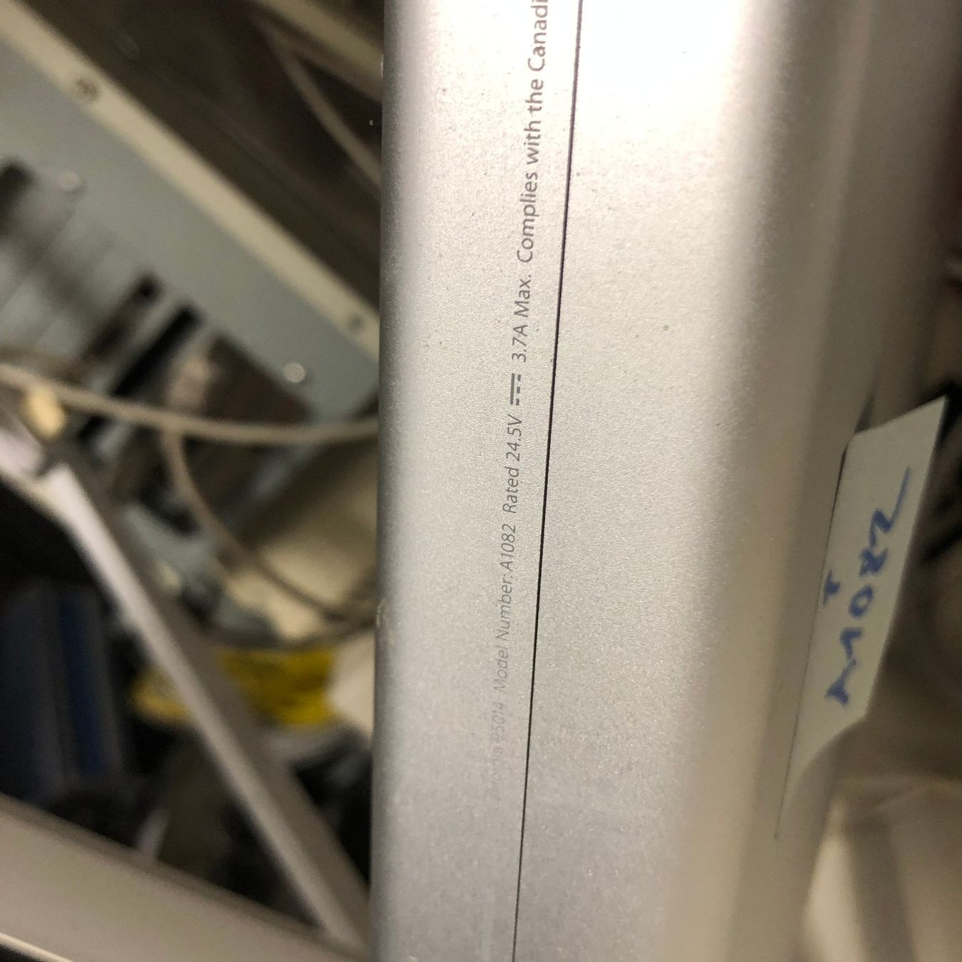 Apple Monitor: Apple Mac Cinema Display (Bildschirm) Modell A1082 – Difettoso da Hinterkappelen venduto da atomschnee 2