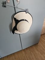 Joli chapeau élégant 
