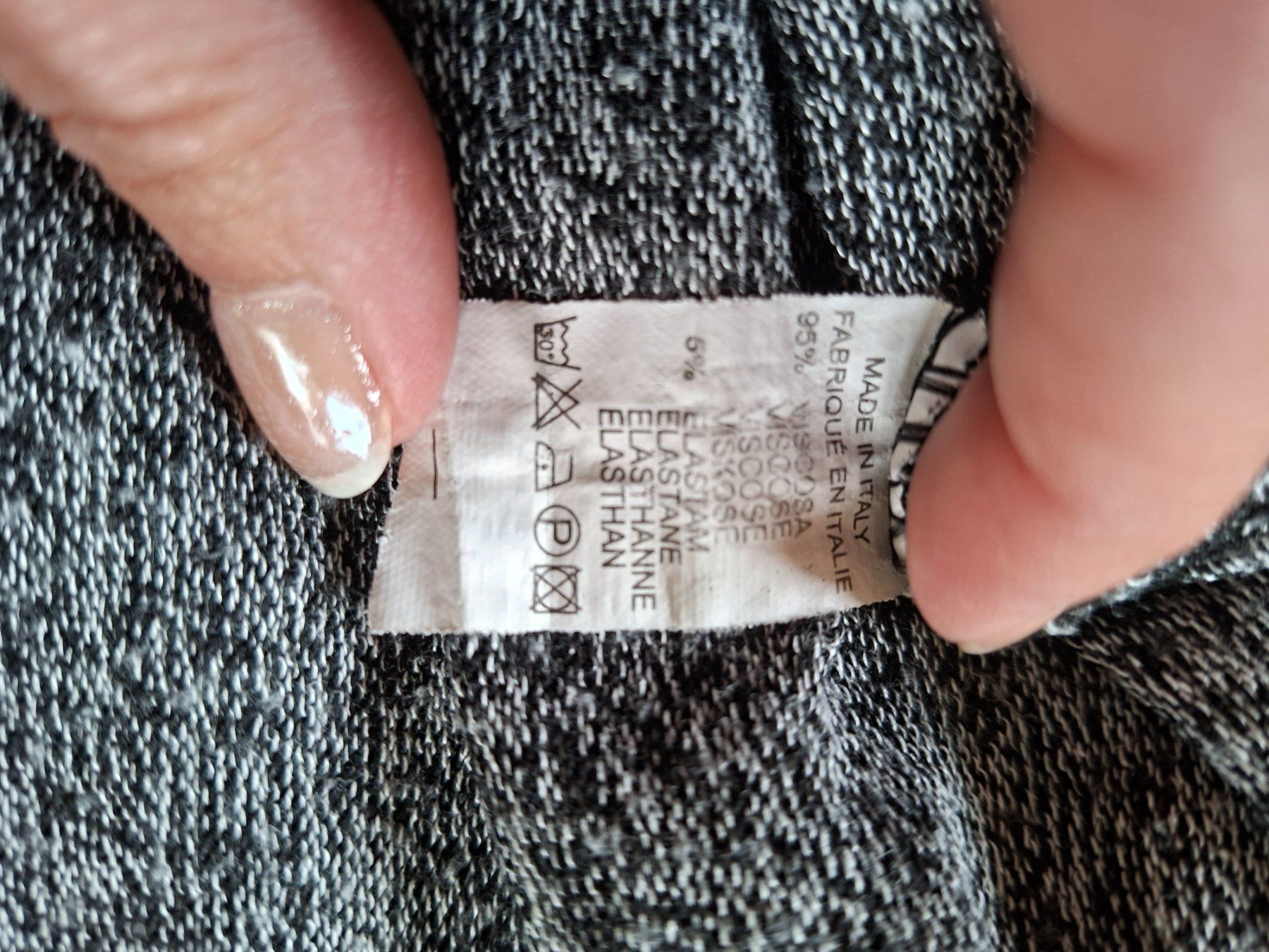 Maglioni & Felpe: Chicorée; dunkelgrauer Pullover mit Schulterdetail Gr. S – Usato da Boniswil venduto da Totomat-Lady 3