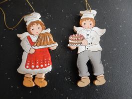 2 Holz Anhänger Bäcker und Bäckerin Vintage Engel