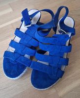 Sommerliche, blaue Wildleder Sandalen mit Keilabsatz, Gr. 40