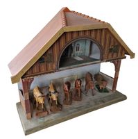 antiker Bauernhaus mit Tieren
