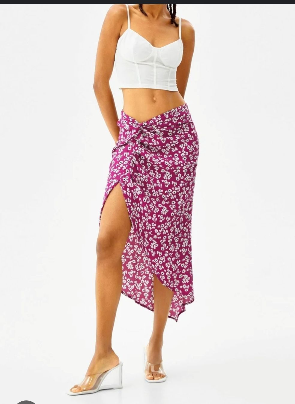 Bershka Röcke: Sommerrock mit Blumenmuster von Bershka – Gebraucht aus Emmen von MeyselAt