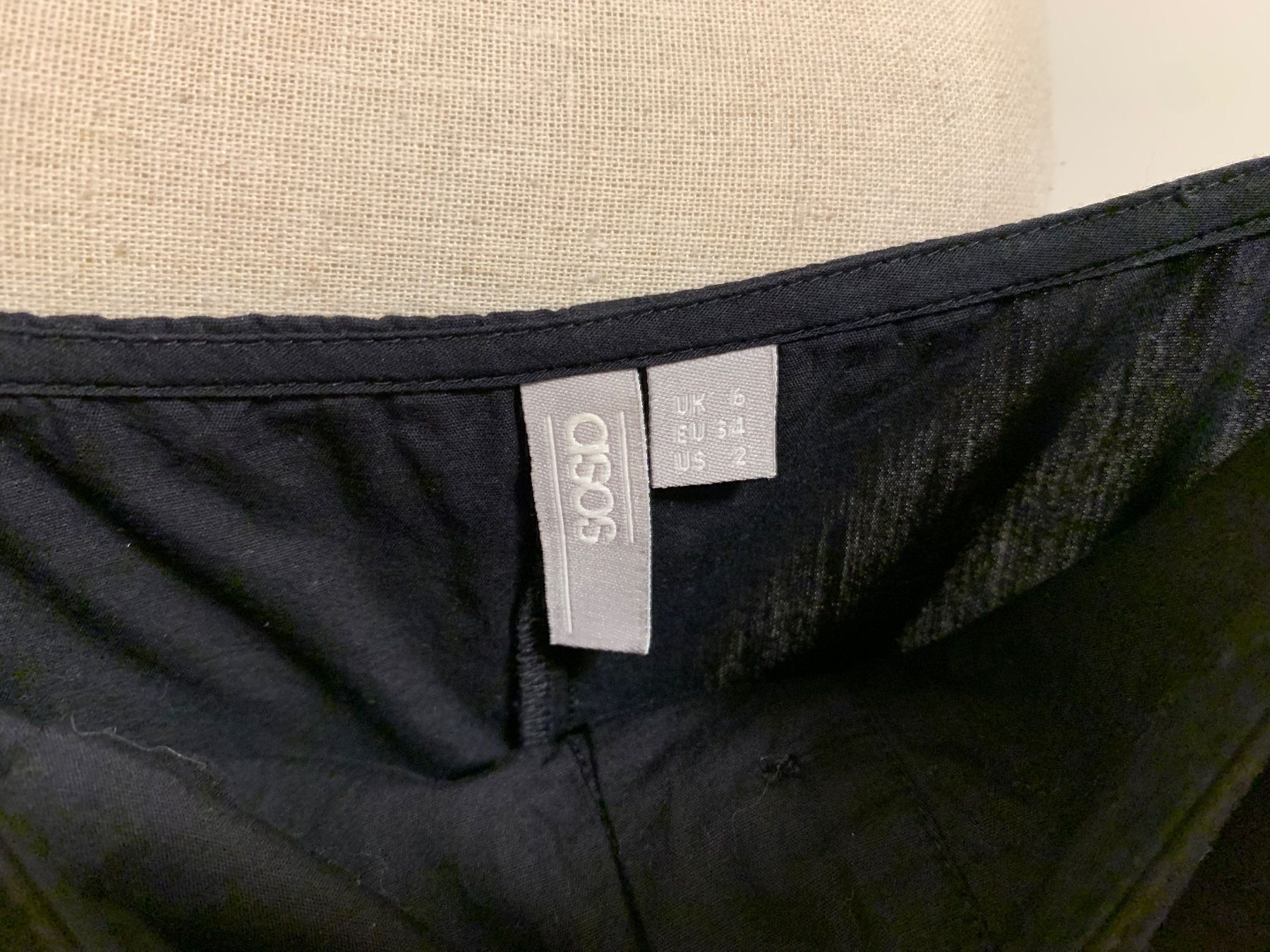 Asos Tute: Asos Overall schwarz Gr. 34 – Usato da Aarau venduto da Obdulia 2