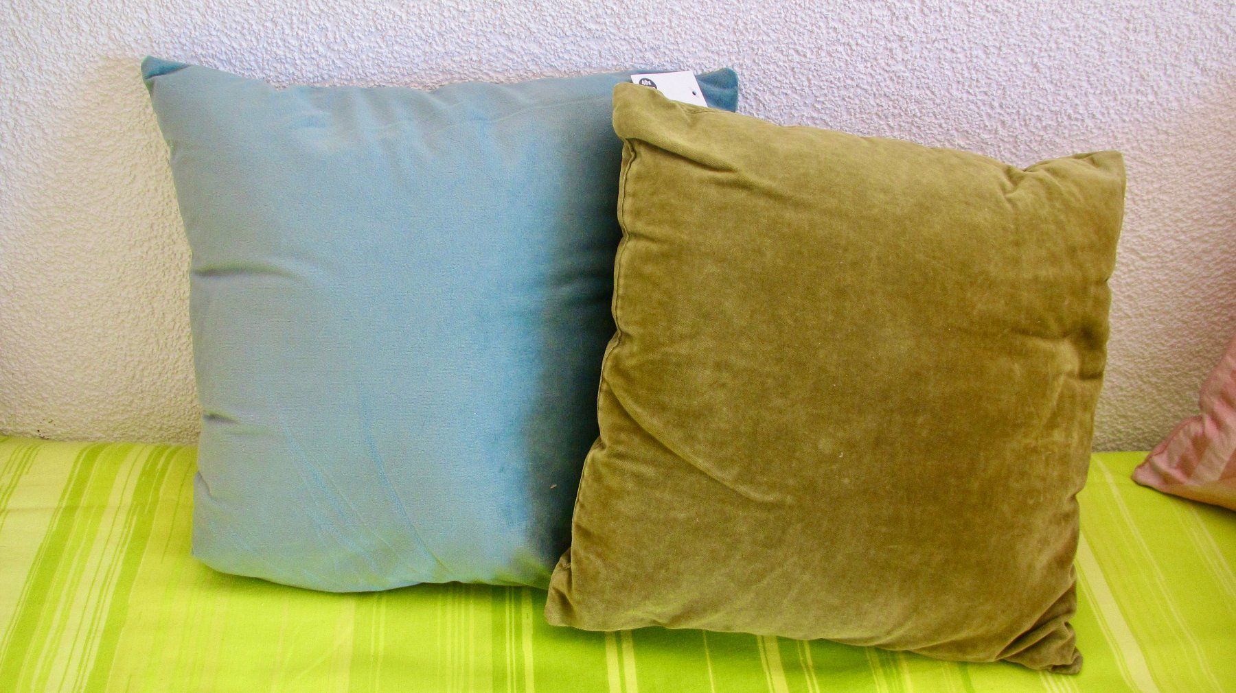Kissen: 2 COUSSINS POUR CANAPE – Gebraucht aus Murten von Selliot
