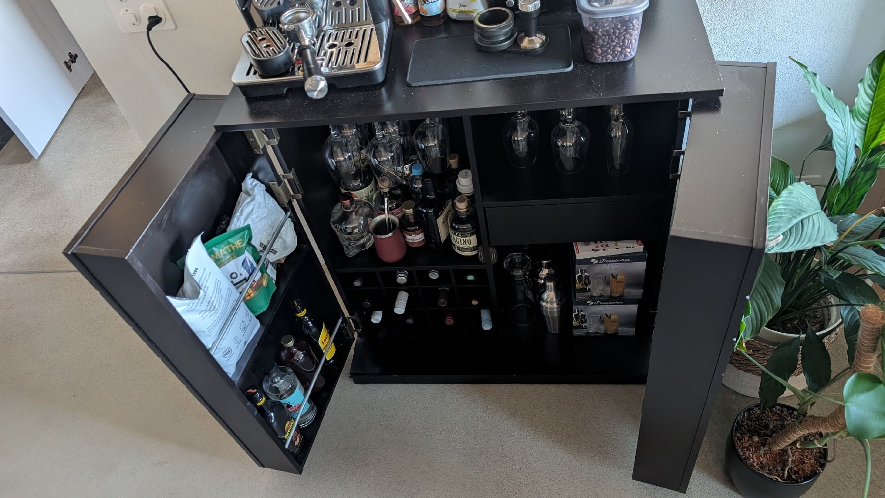 Schränke: Barschrank – Gebraucht aus Liebefeld von vin_7p7h 1