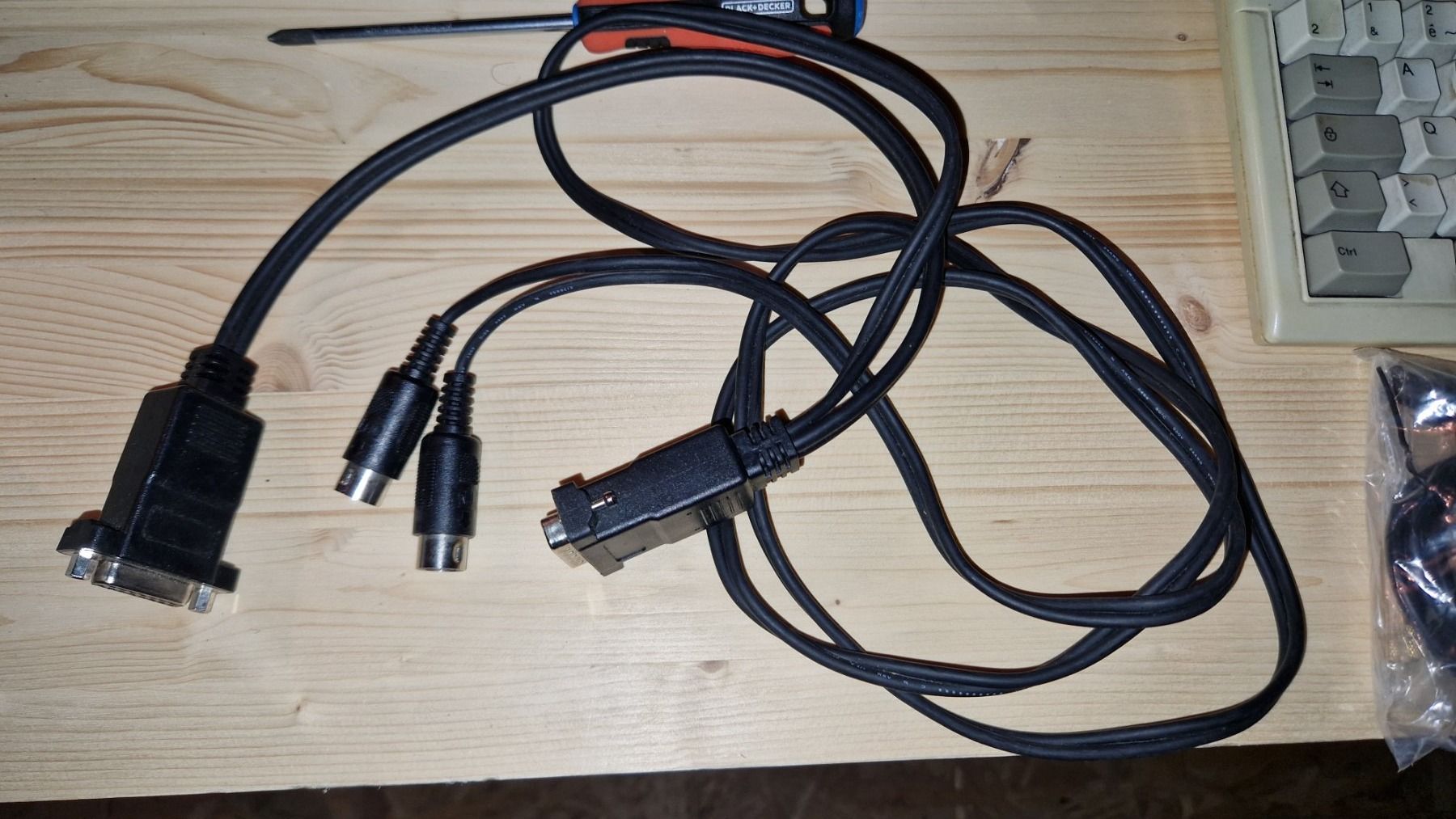 Câbles: Cable Gamepad <-> Midi (Joystick Midi Cable) – D'occasion à Genève par mte_hnx9